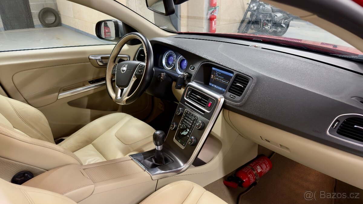 Volvo v60 - 12