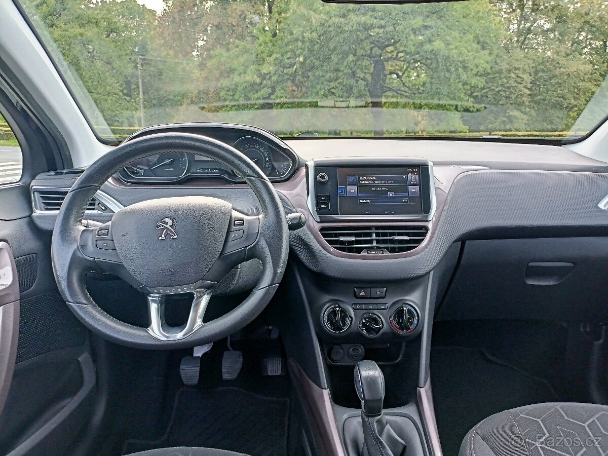 Peugeot 2008 1.2 VTi STYLE - 12