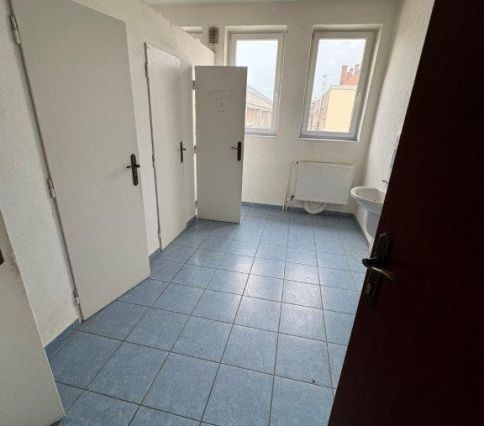 Dražba průmyslového areálu s výrobními a skladovacími halami - 12