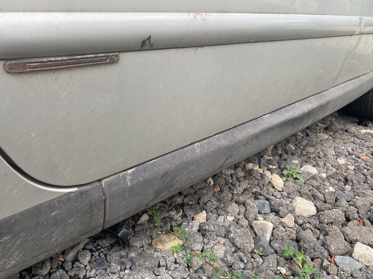 Peugeot 307 1.6 (HDi 80kW) 2006 - celek na díly - 12