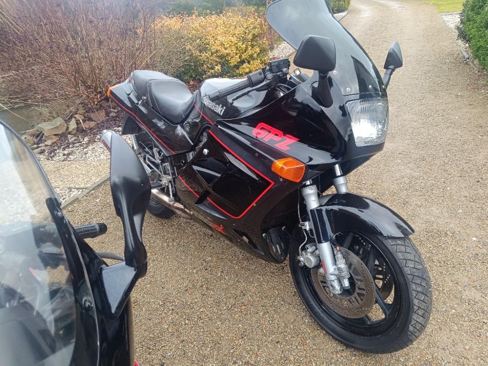 Kawasaki GPZ 1000 RX - 12