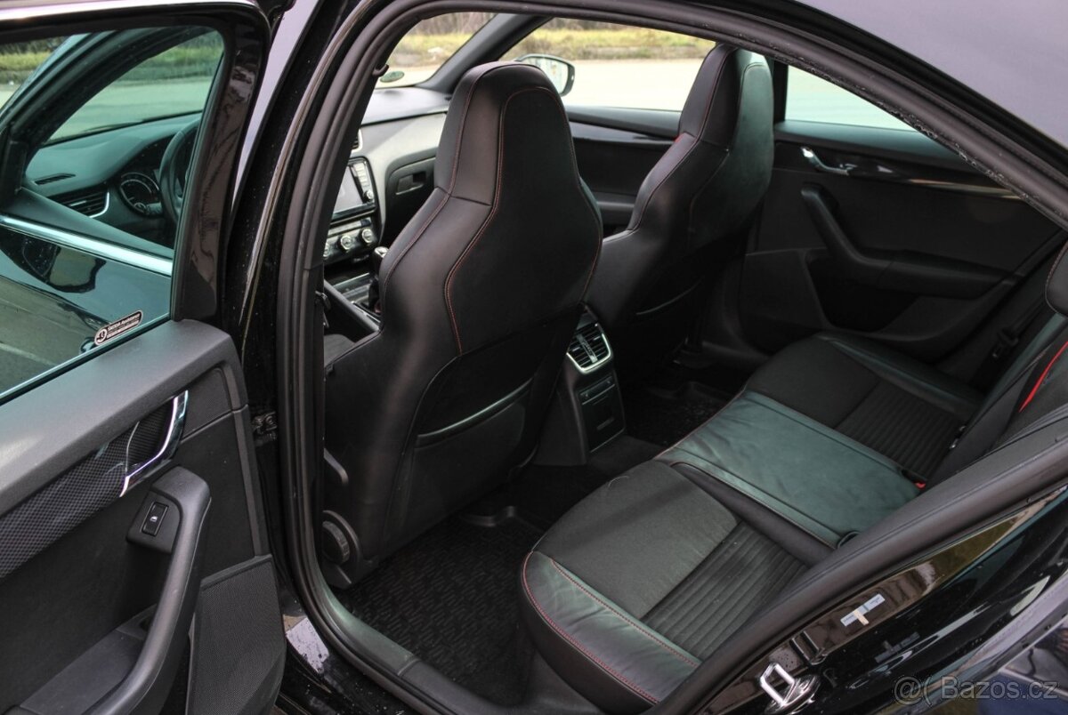 Škoda Octavia 2.0 TDI CR DPF RS - 12