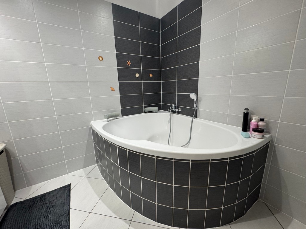 PRODEJ BYTU OV 3+KK/3+1 O CP CCA 115,37 M2 V POHOŘELICÍCH - 12