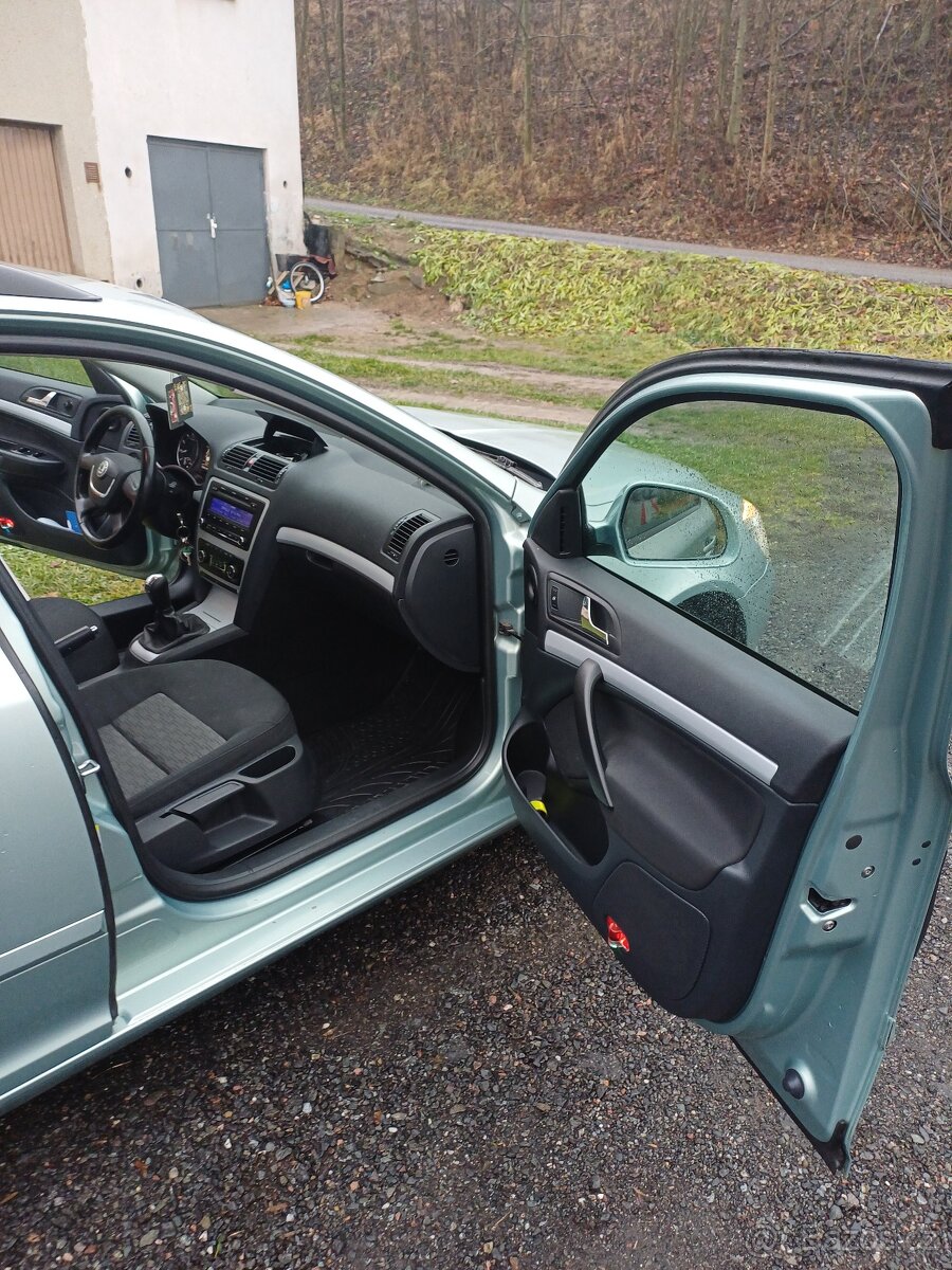 Škoda Octavie 1.4 tsi combi manuál - 12