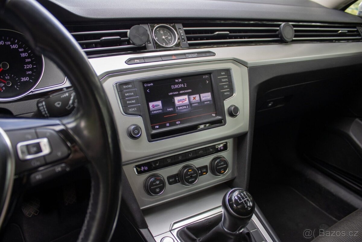 Volkswagen Passat Variant 1.4 TSI 110 kW - 12