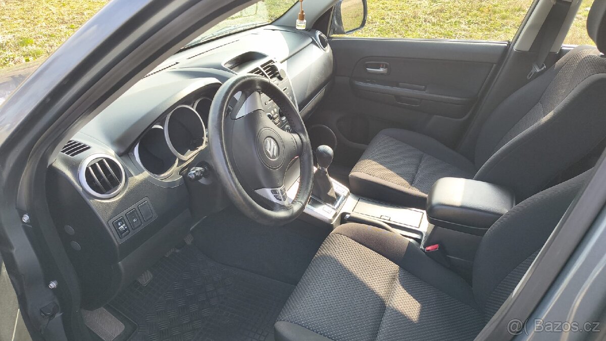 Suzuki Grand Vitara - 12