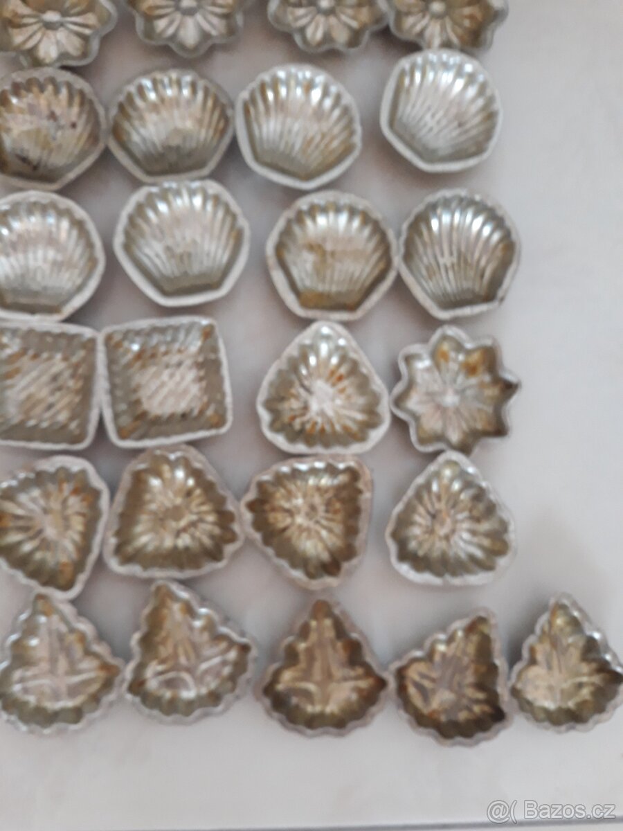 Starožitná vykrajovátka na cukroví - 12