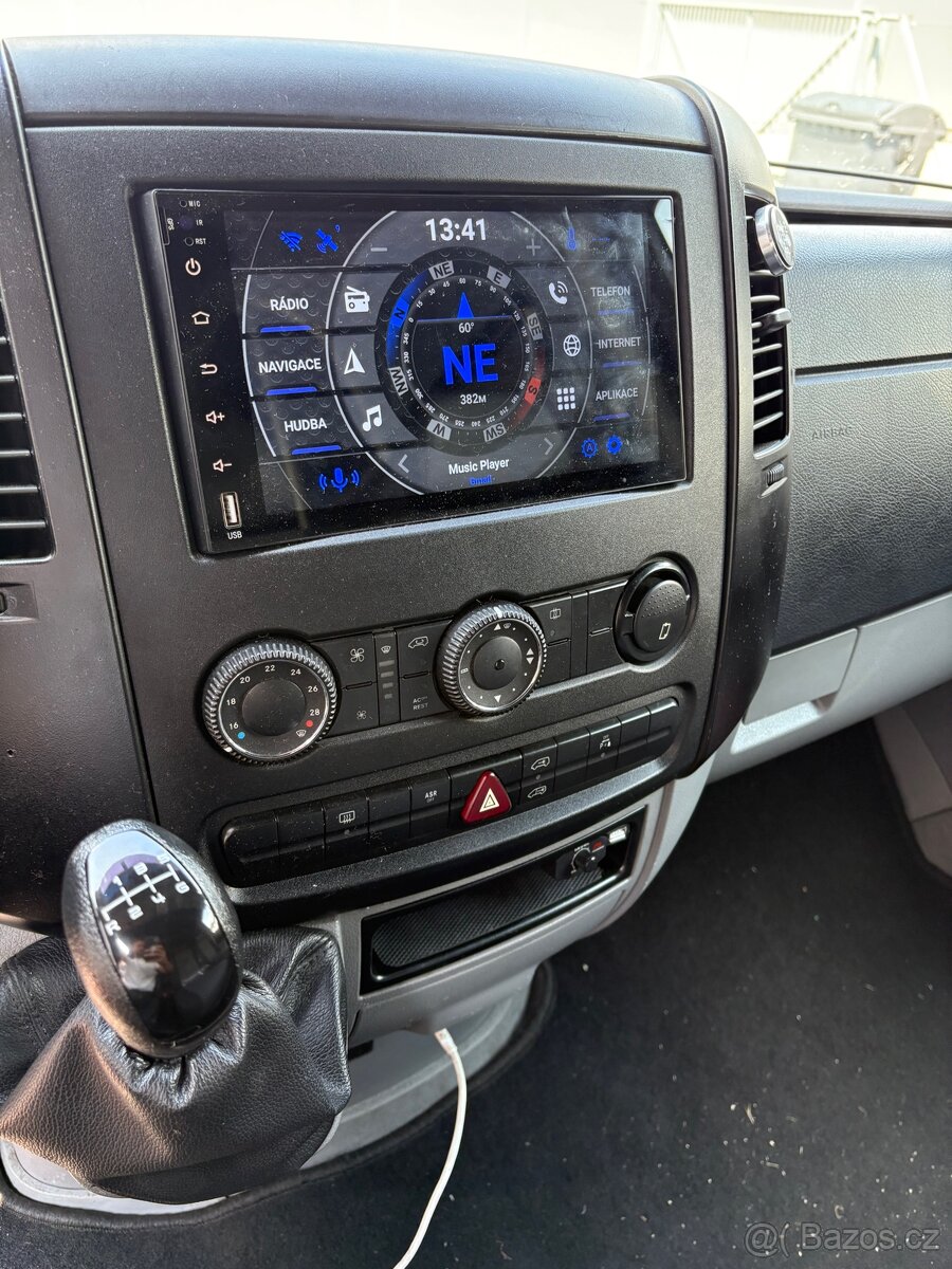 Obytný Volkswagen VW Crafter zimní - 12