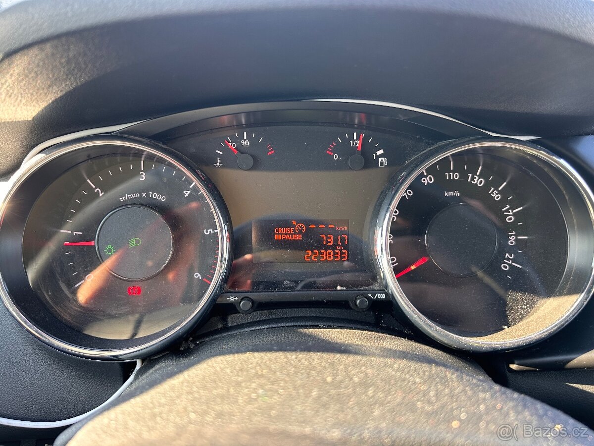 Peugeot 3008 1.6 hdi - 12