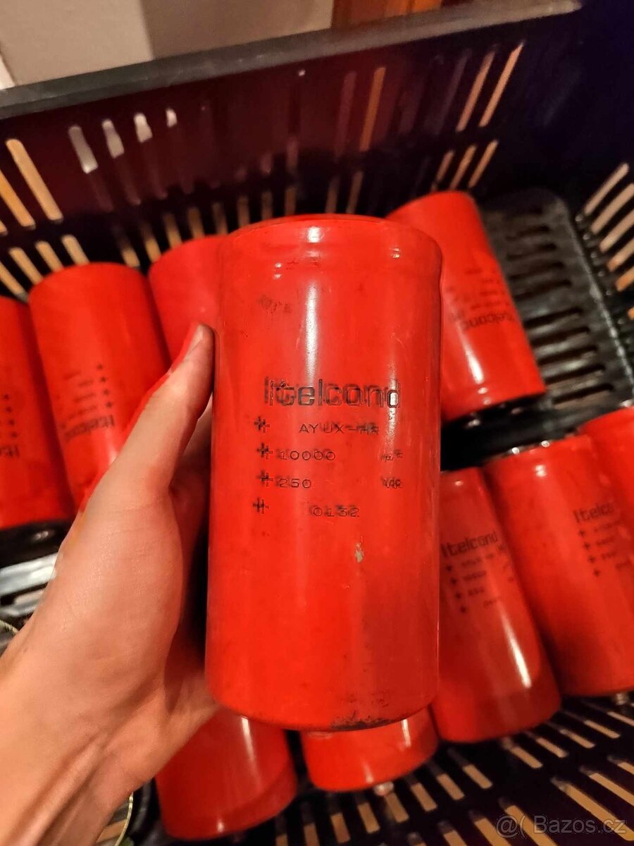 ELEKTROLYTICKÉ KONDENZÁTORY - 12