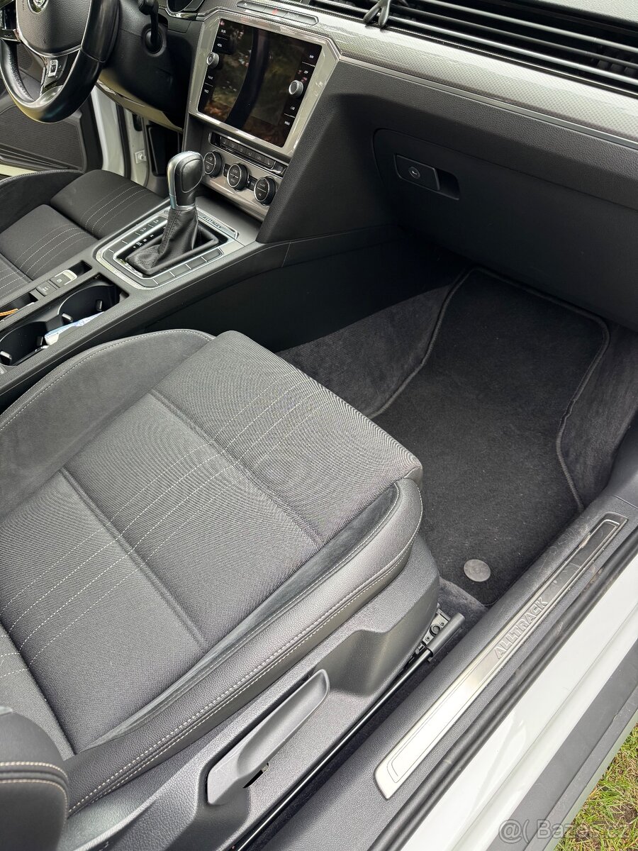 VW Passat 2.O BITDI 174KW ALLTRACK COMBI - 12