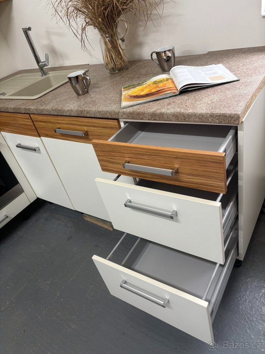 Kuchyně MELODI ve dvou barvách - 12