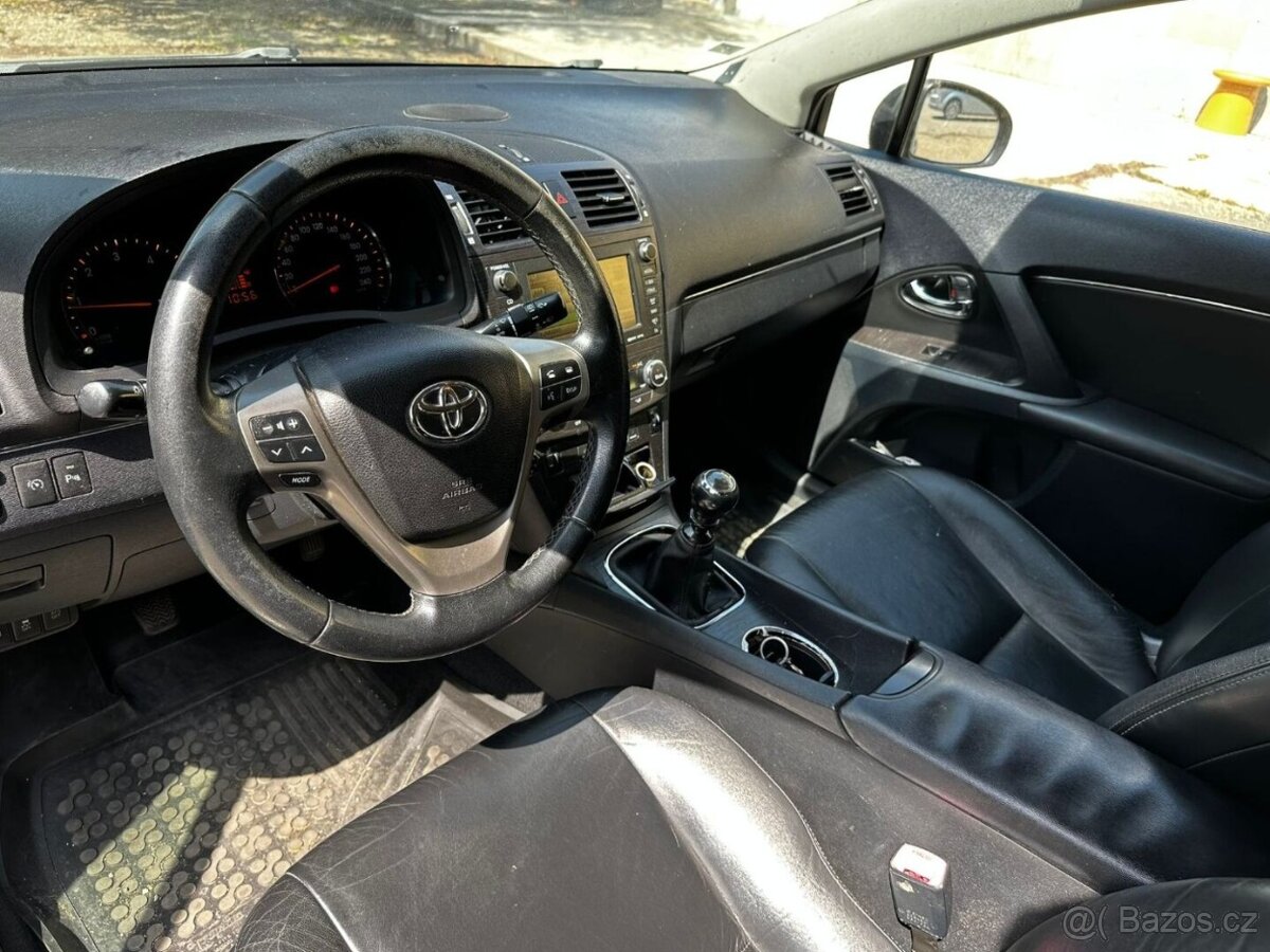 Toyota Avensis combi 2.2 D-4D Exclusive - 12