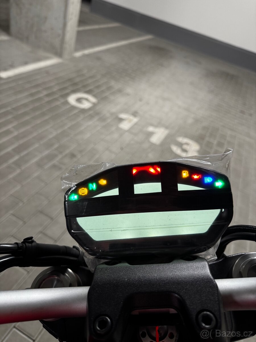 DUCATI MONSTER 797 - 12