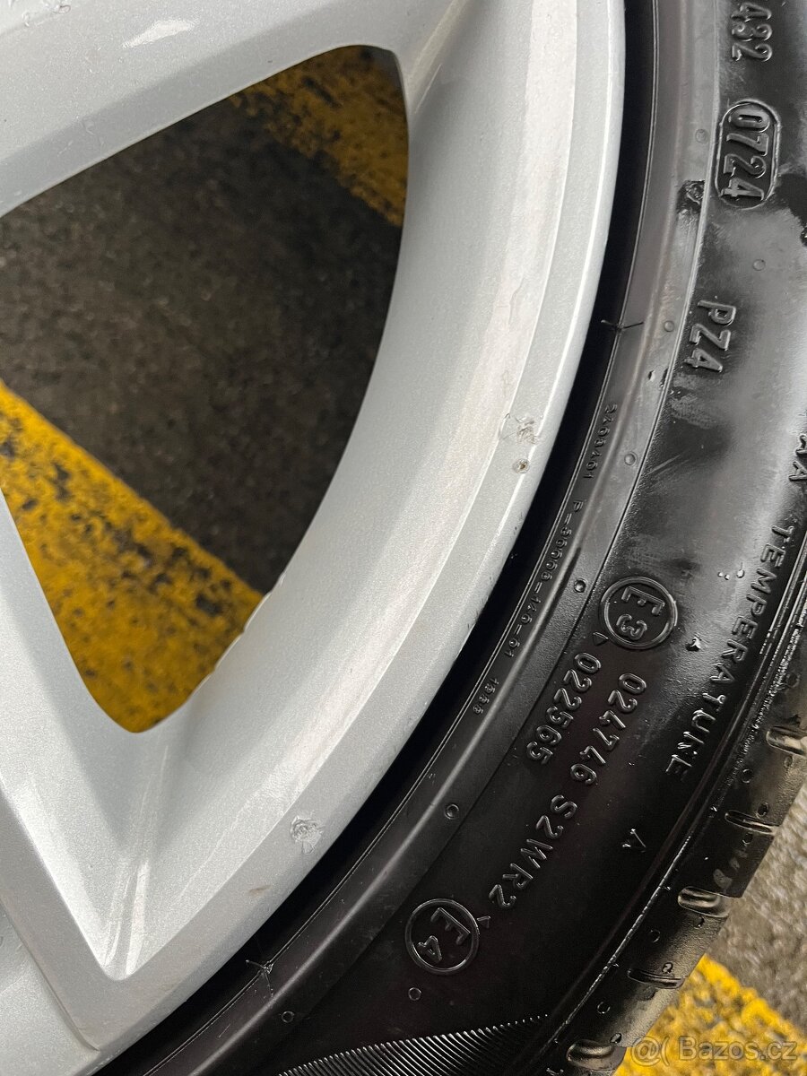 Mercedes amg r18 - 12