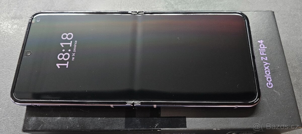 Samsung Galaxy Z Flip4 - 12