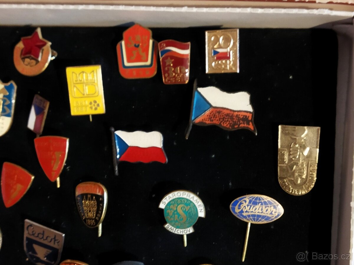 různé staré odznaky - 12