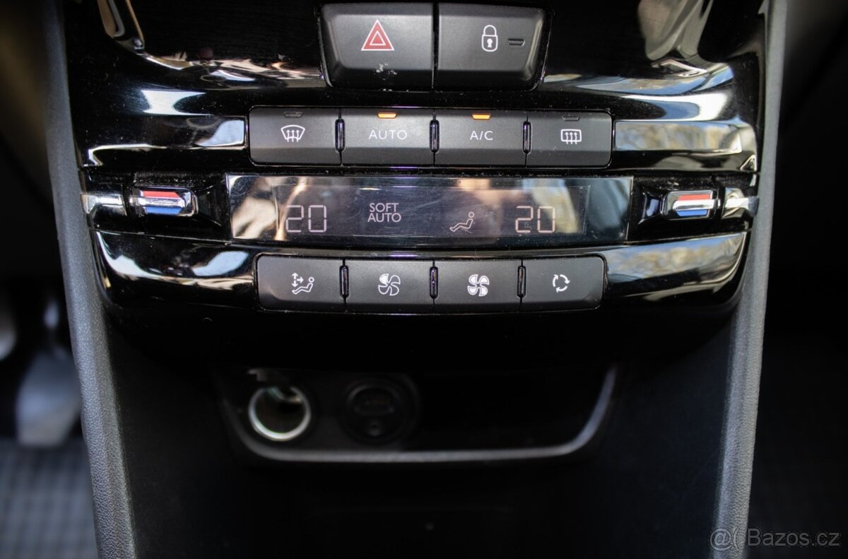 Peugeot 2008, servisované,100% - 12