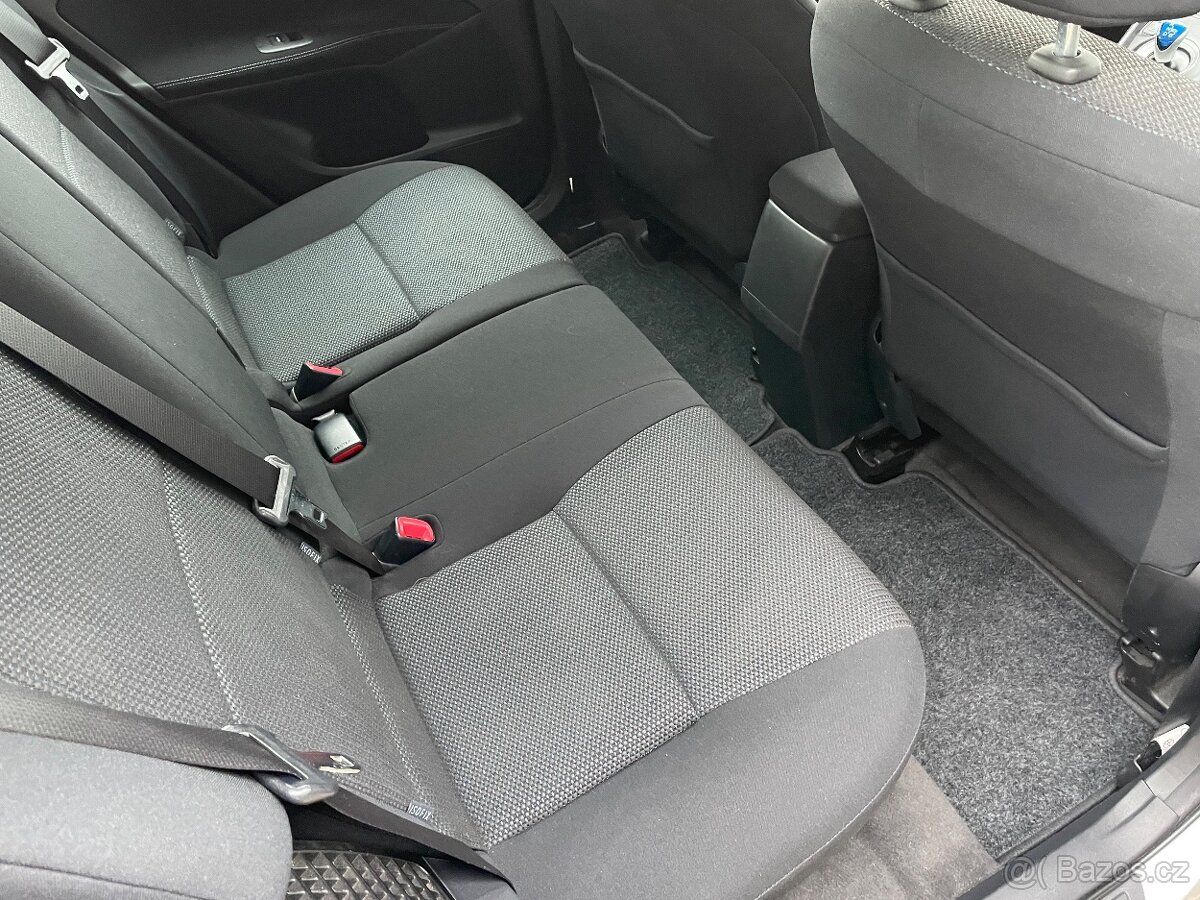 TOYOTA AURIS HYBRID LIFE 2011 NAJETO 86TKM - 12