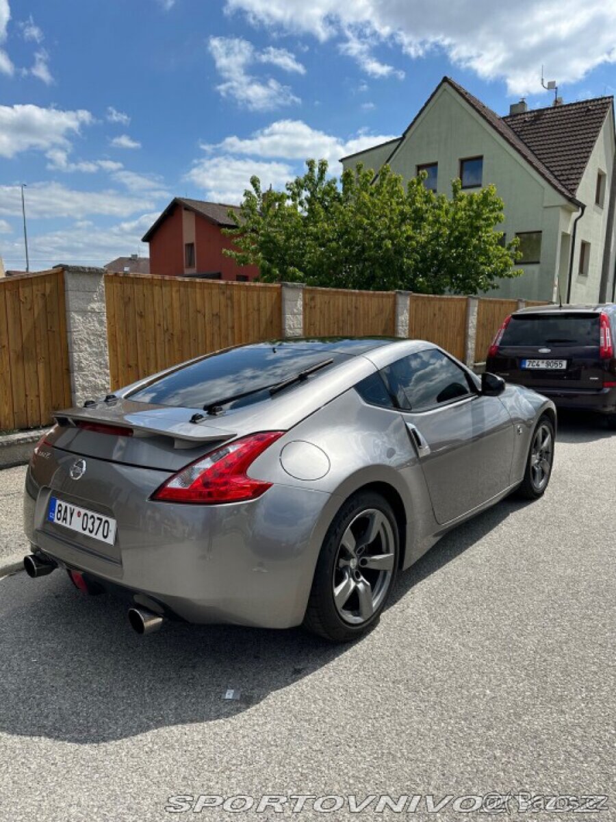 Nissan 370z - 12