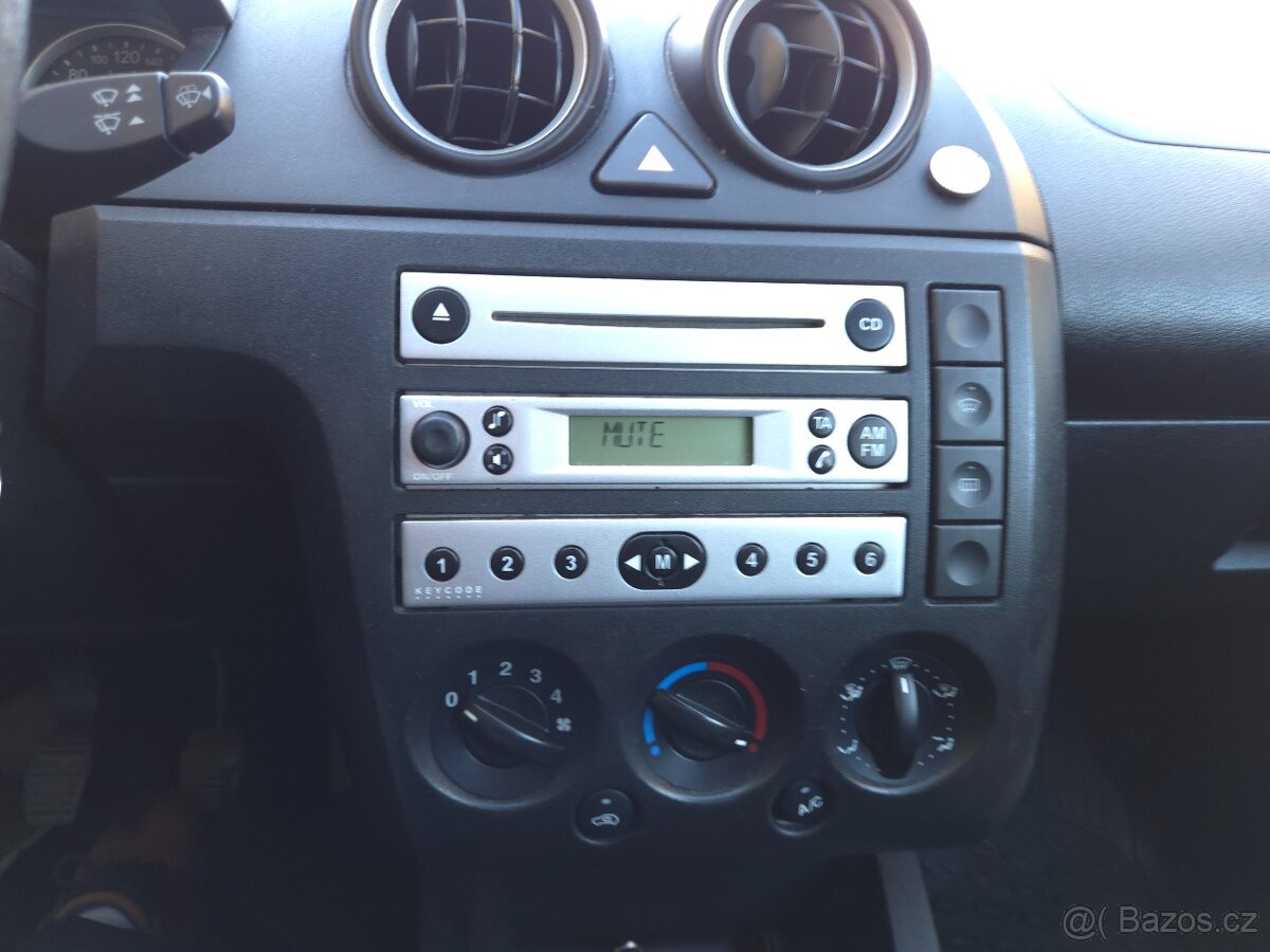 Ford Fiesta 1.3 benzín klima - 12