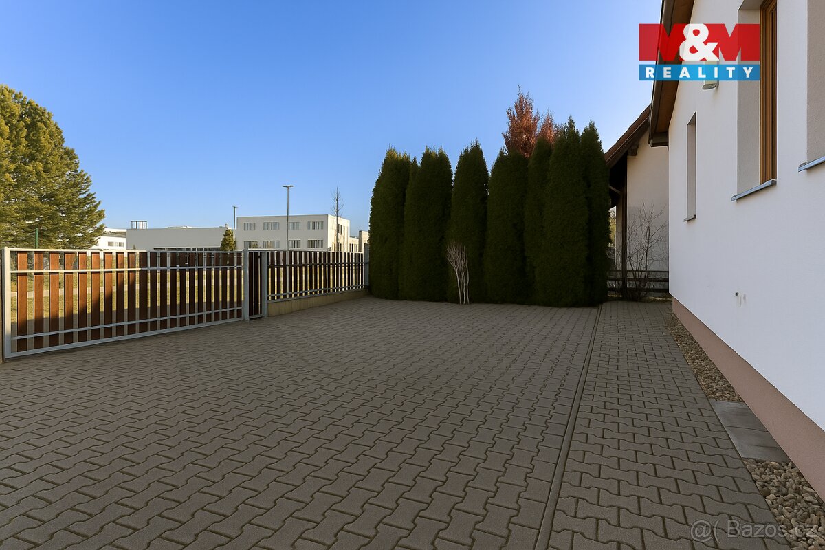 Prodej domu 4+kk na pozemku 700 m2, ul. Průmyslová, Jesenice - 12