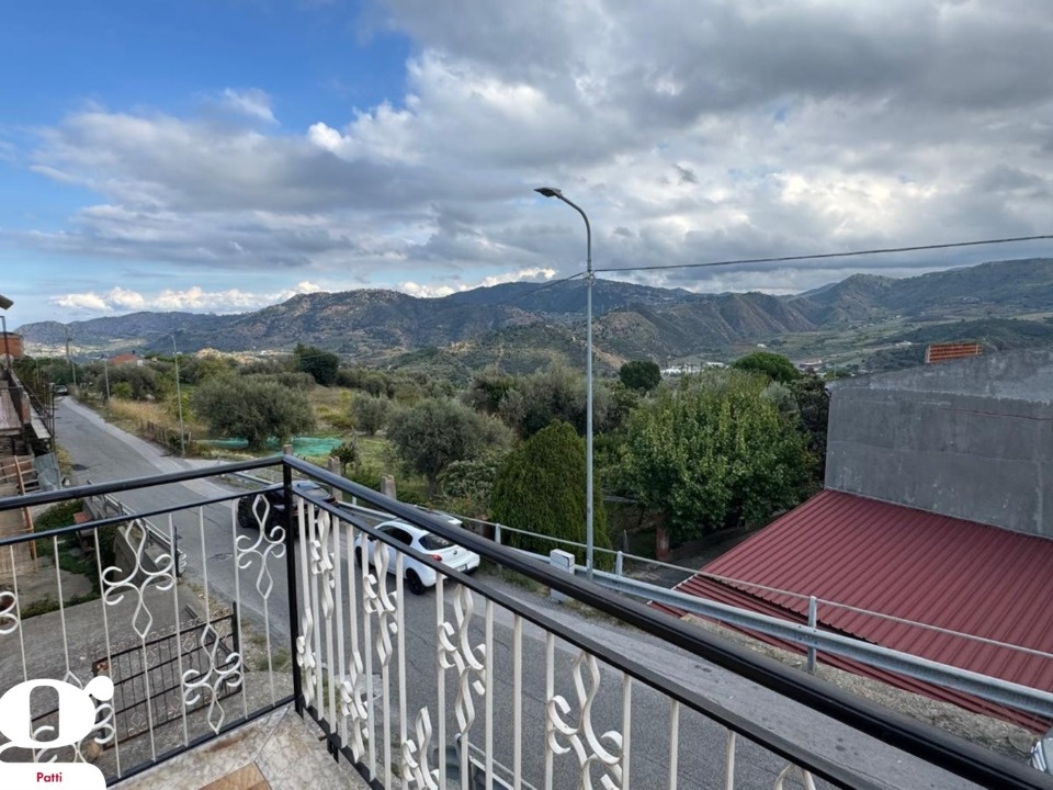 Prodej komfortního zař. bytu 4+1, 120 m2, Patti, Sicílie - 12