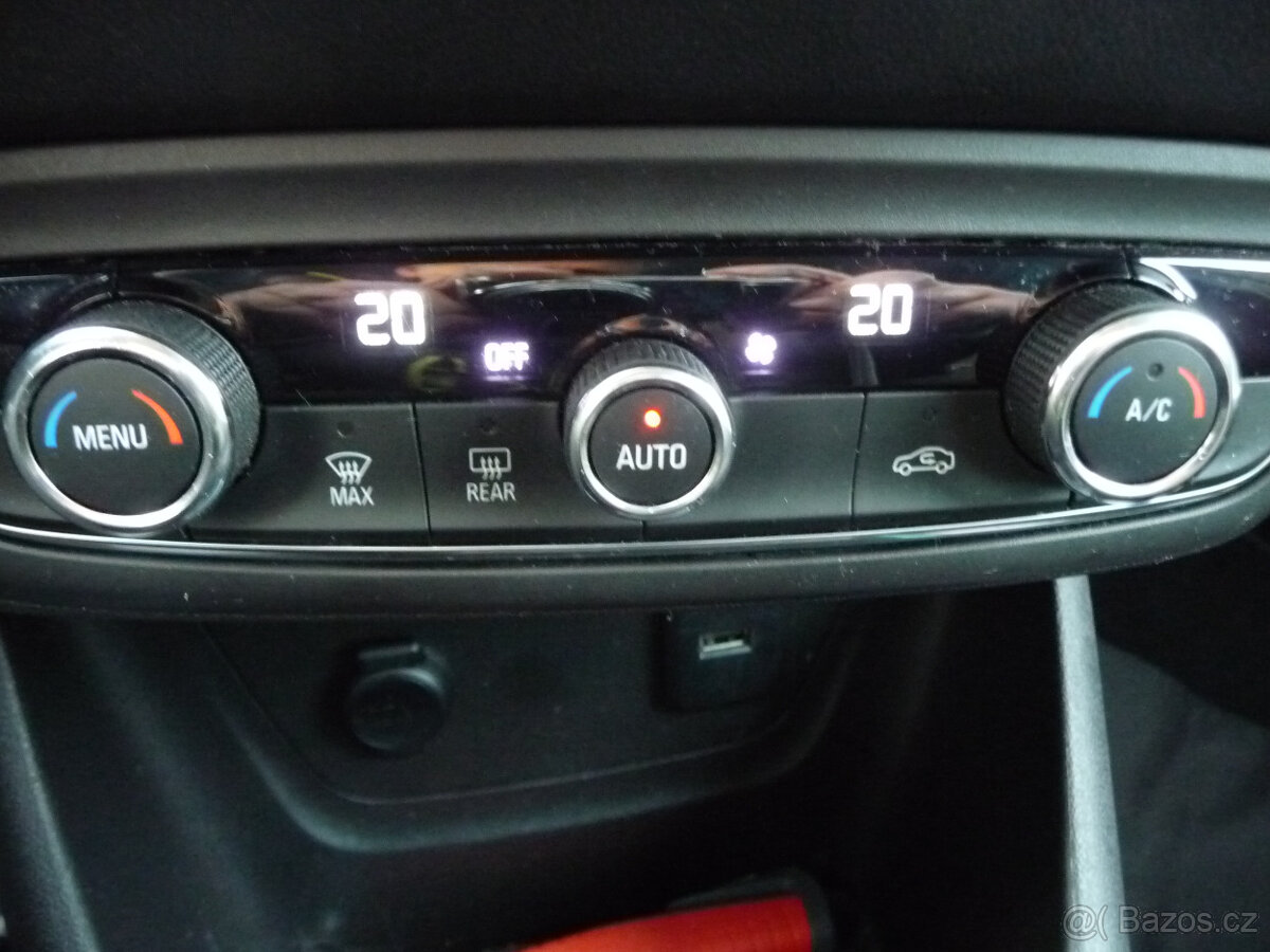 Opel Crossland X 1.2i 81kw Inovation po 1.majiteli - 12