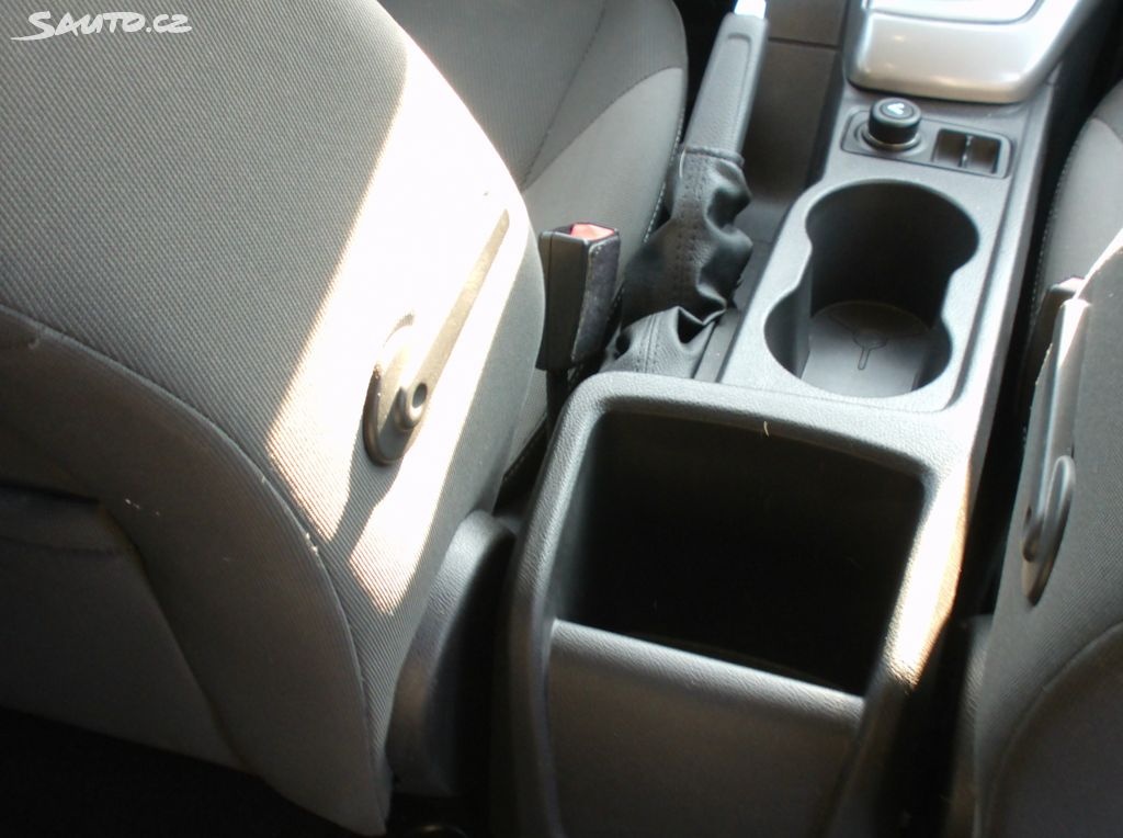 Ford Focus 1,6 16V kombi PDCvyhř.sklo,servisFORD,101tis.km - 12