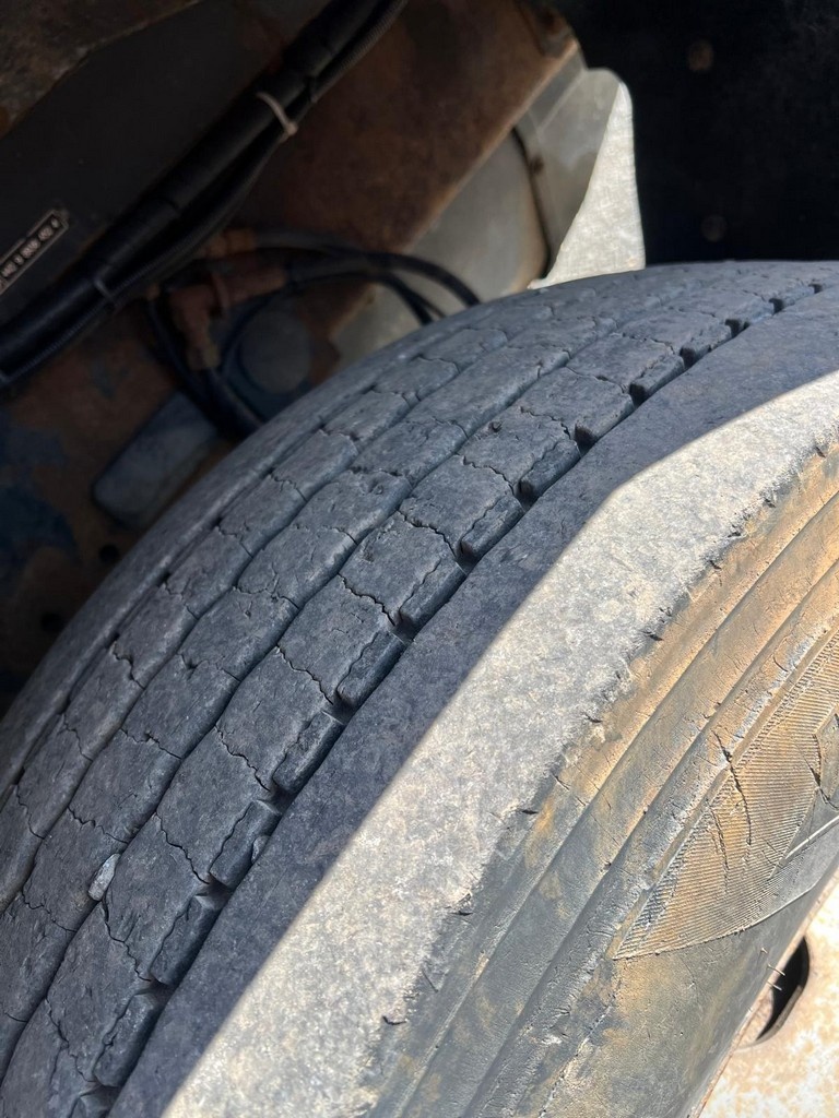 TŘÍSTRANNÝ SKLÁPĚČ TATRA TERNO - 12