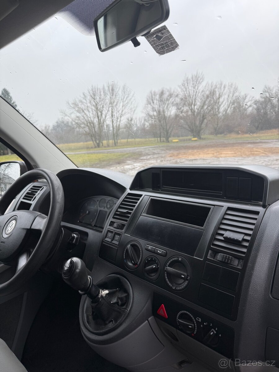 VW Transporter T5 1.9 TDI Long - 12