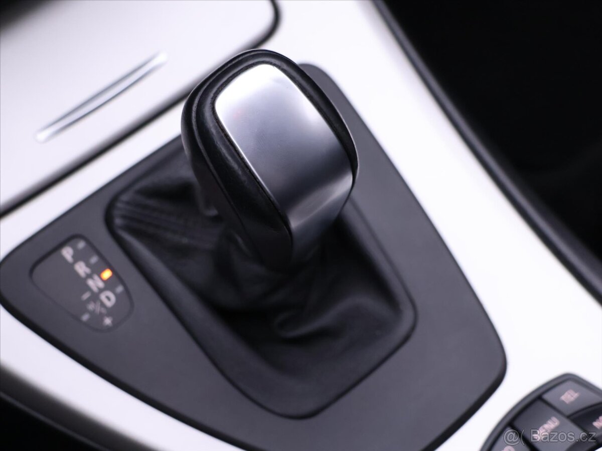 BMW 3 Series, BMW 320d Touring 2012-Serviced 149 000 Kč - 12