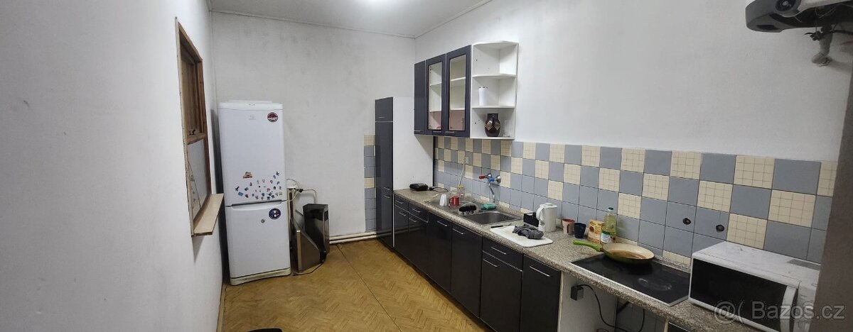 Multifunknční areál - dílny, kanceláře, byty - 12