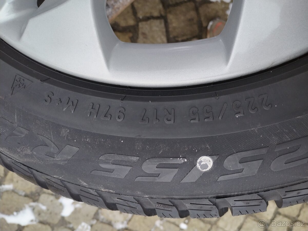 BMW X1 orig. al. disky 5x112 R17 + 225/55/17 zima - 12