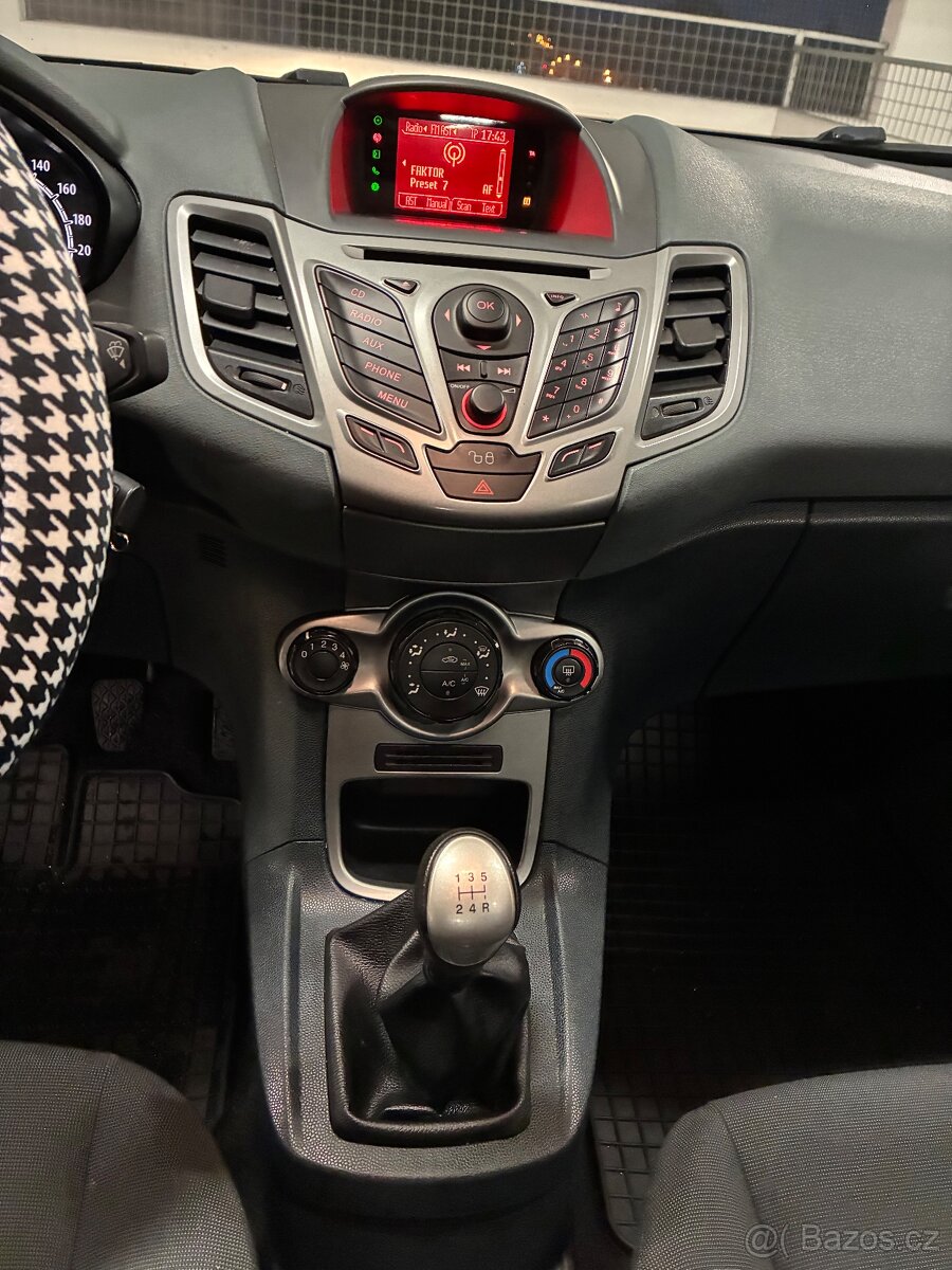 Ford Fiesta - 12
