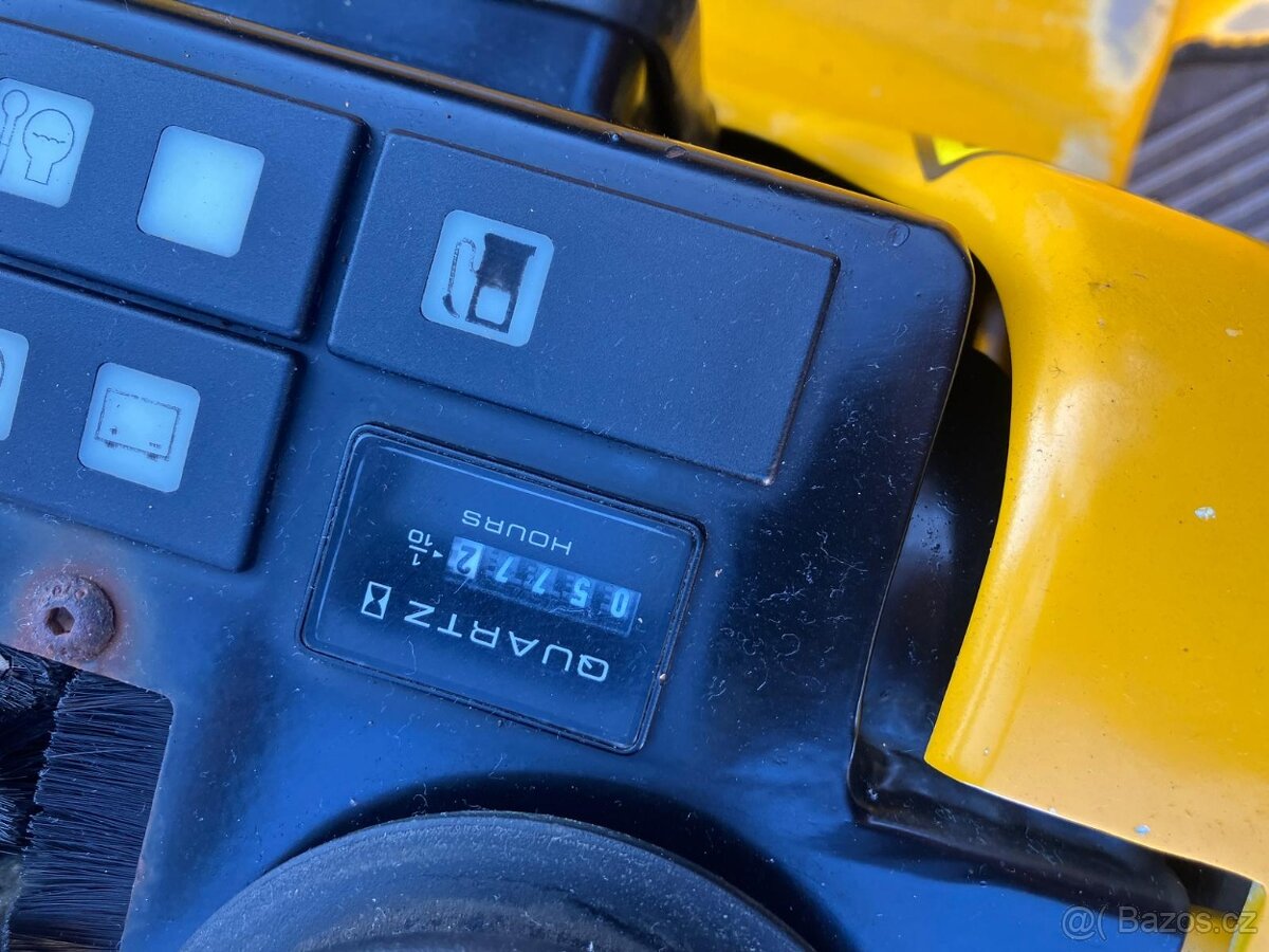 Prodám minibagr JCB 8008 CTS - 12