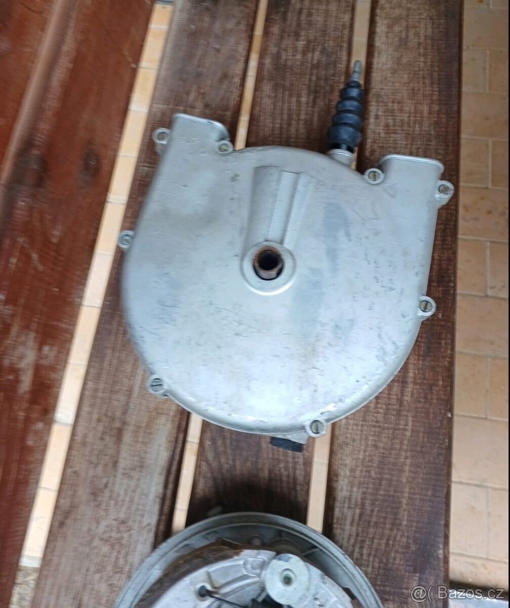 Klíček spínací skříňky rámeček předního světla - 12