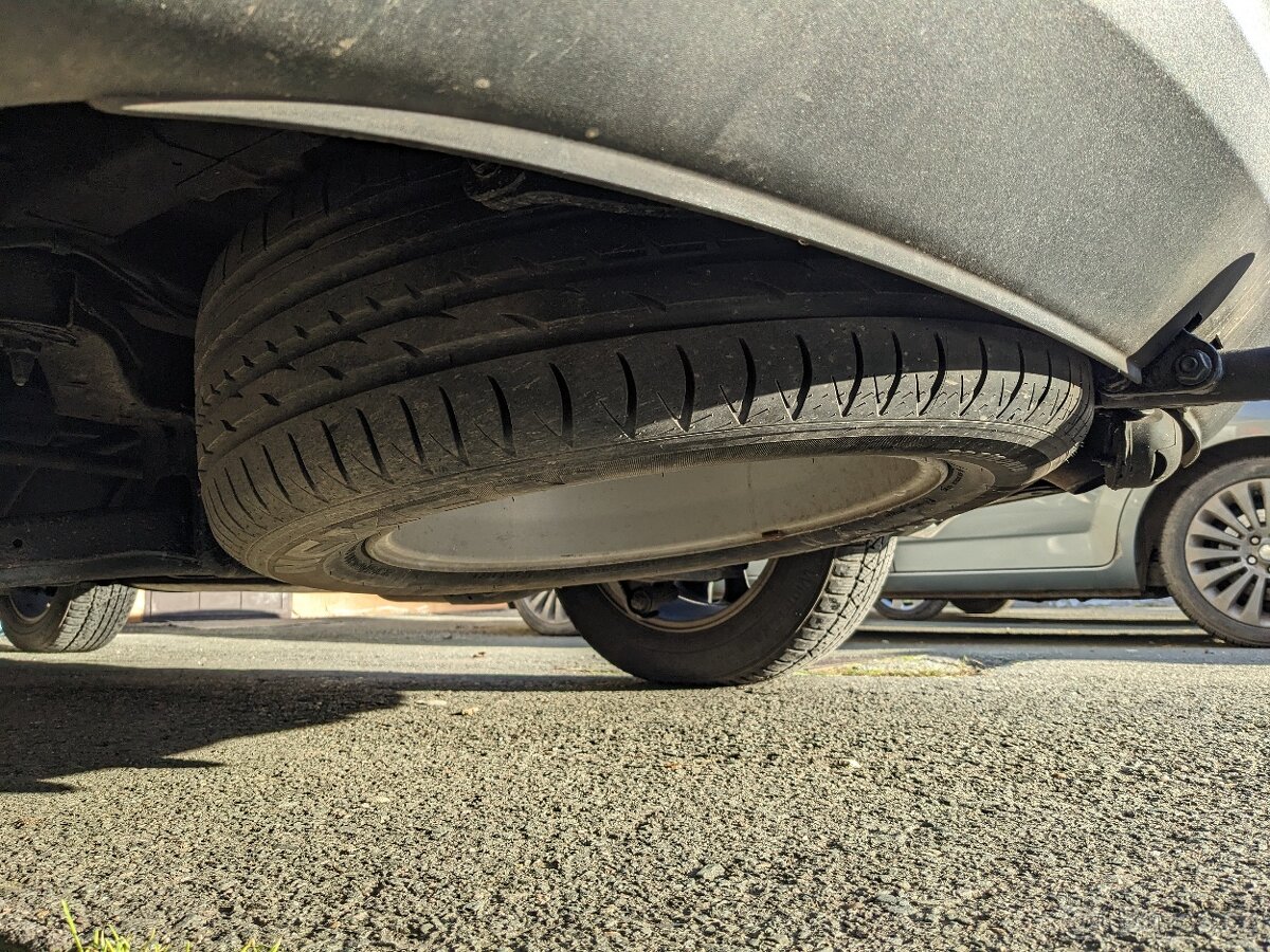 KIA Sorento 2,2 CRDi 4x4 145 kw - 12