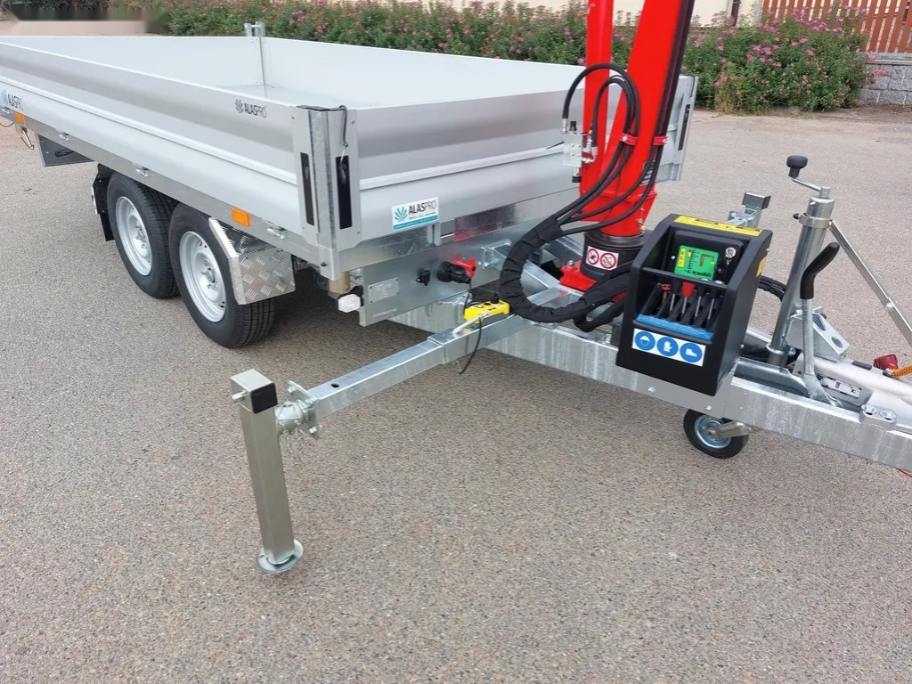 Třístranný sklápěč s rukou - 12