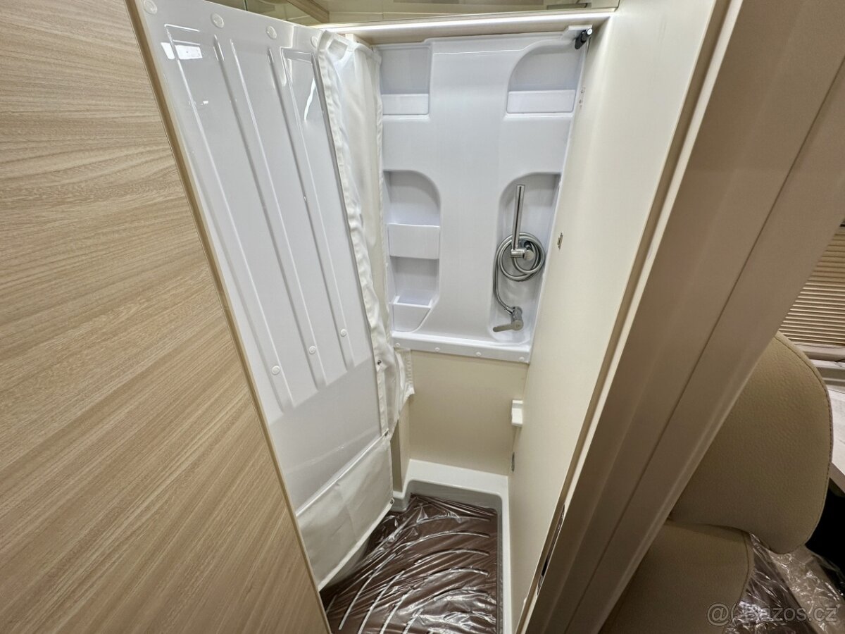 EURA MOBIL VAN 635 EB - 12