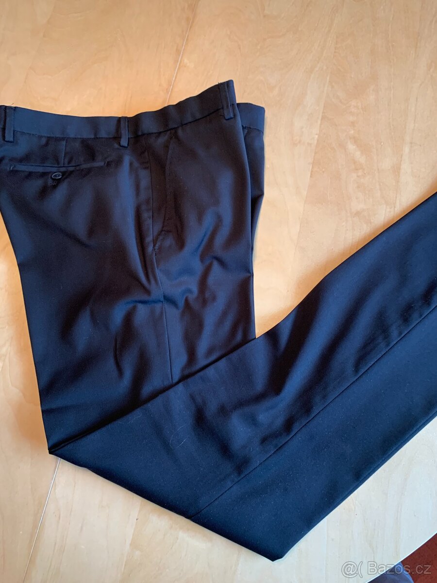 pánský černý oblek - vel. M - slim fit - 12