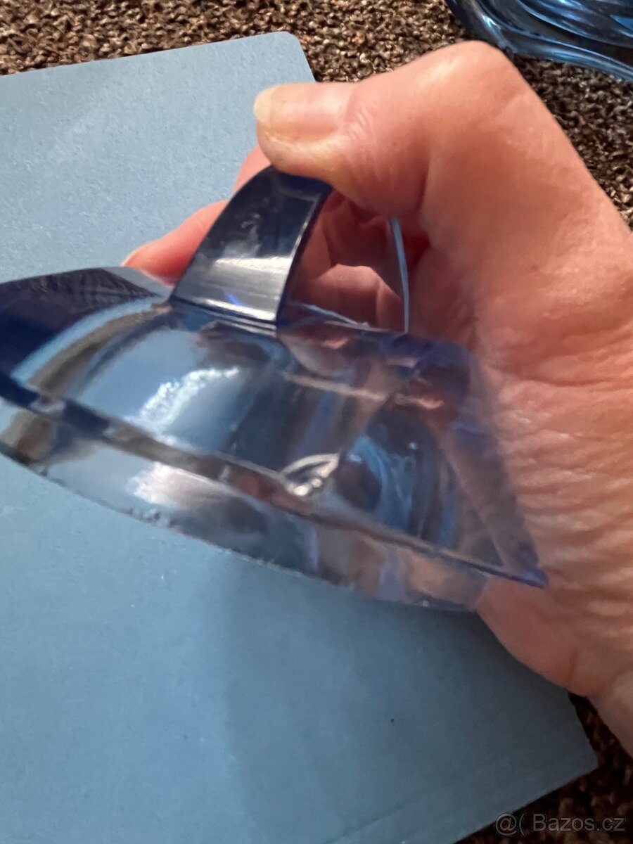 Stará skleněná dóza a flakón - 12