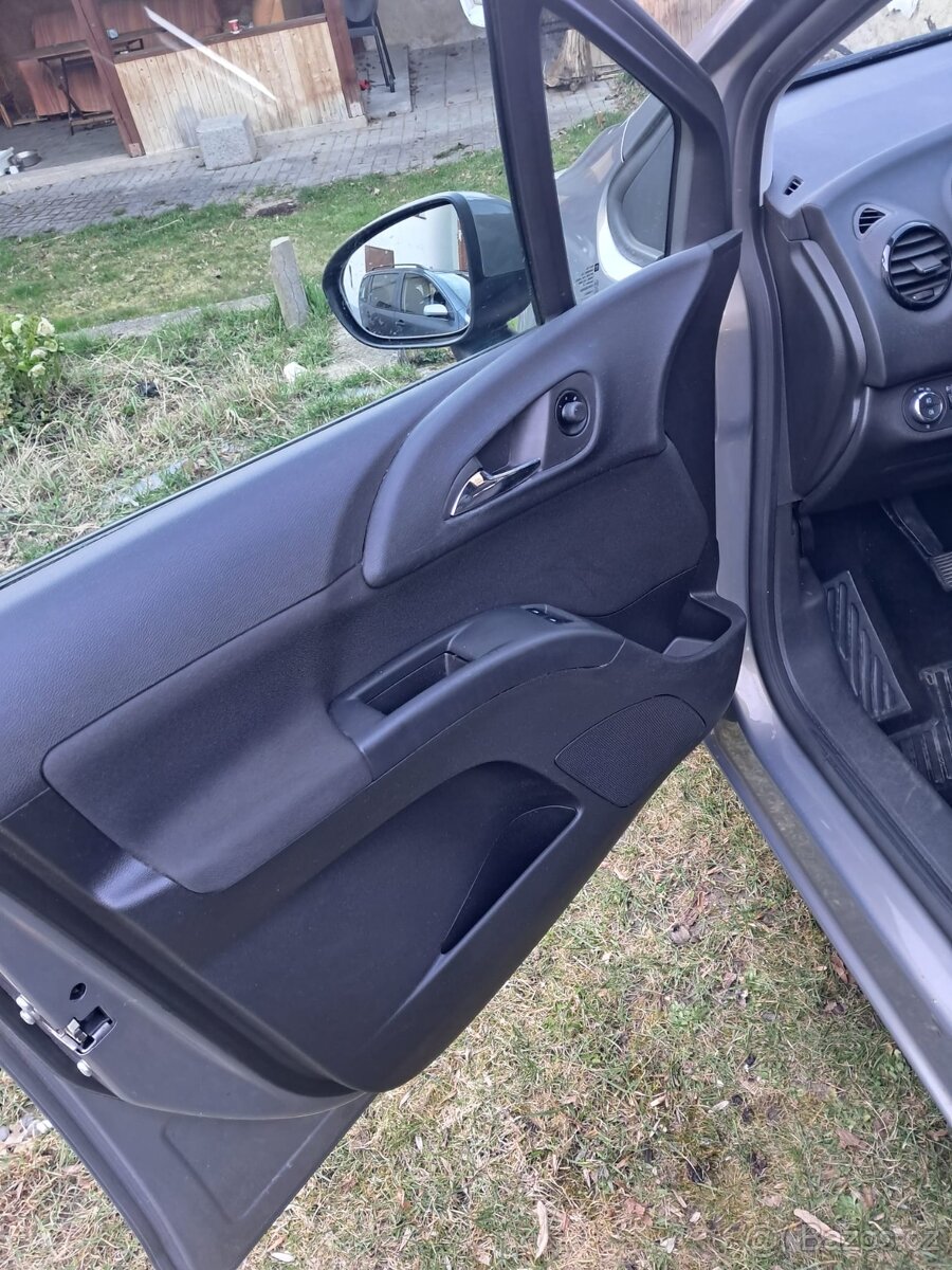 Opel Meriva 1.4i - 12