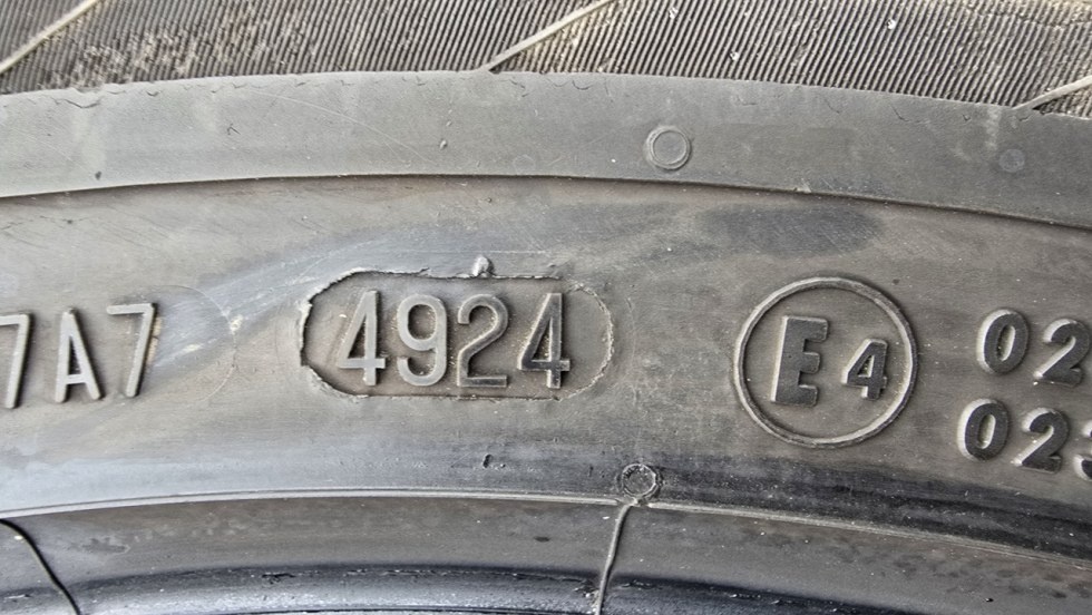 Letní pneu 255/45/19 Continental - 12