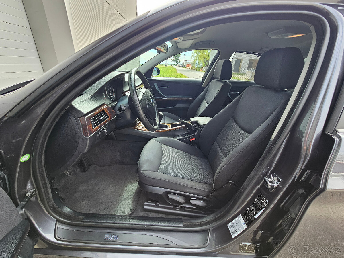BMW e90 320i 110 kW - 12