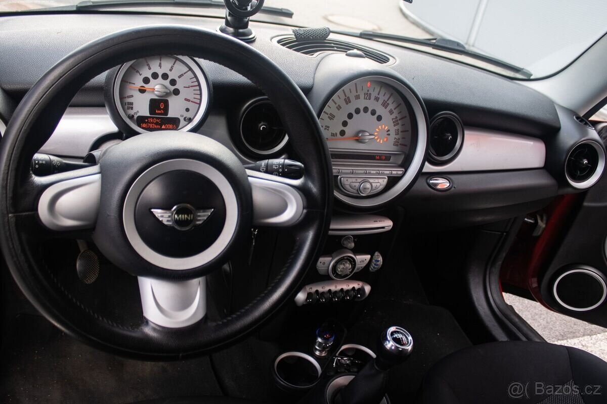 Mini Cooper 1.6 88kW (2007) - 12