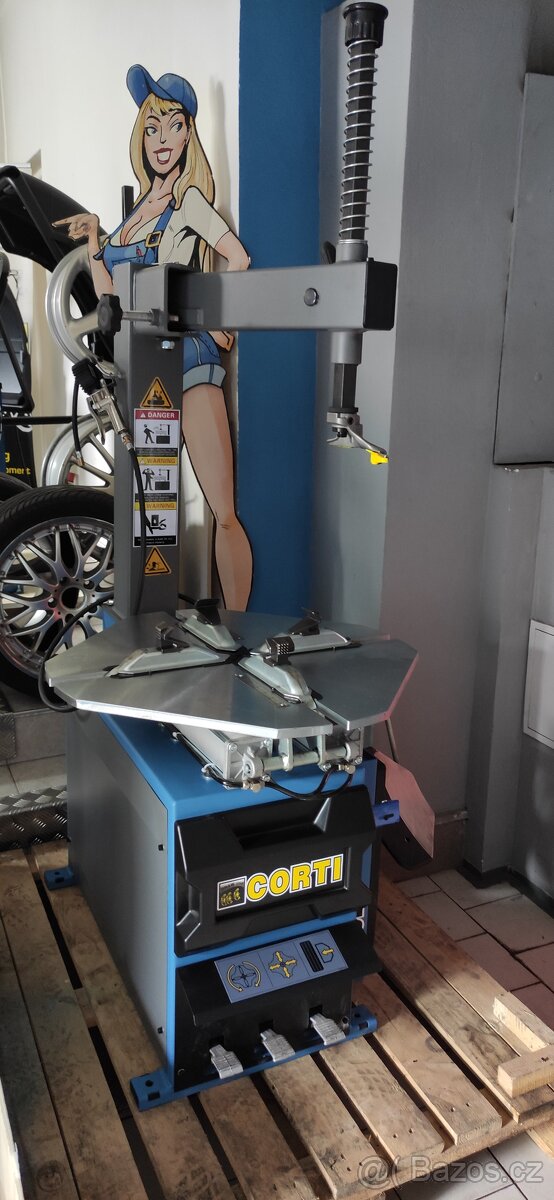 Jednosloupový mobilní zvedák 3500/2500 kg ZÁRUKA - 12