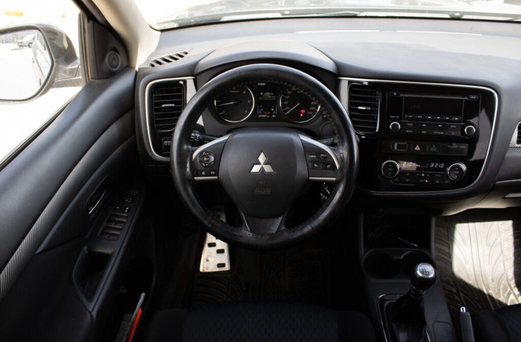Mitsubishi Outlander z roku 2012 - 12
