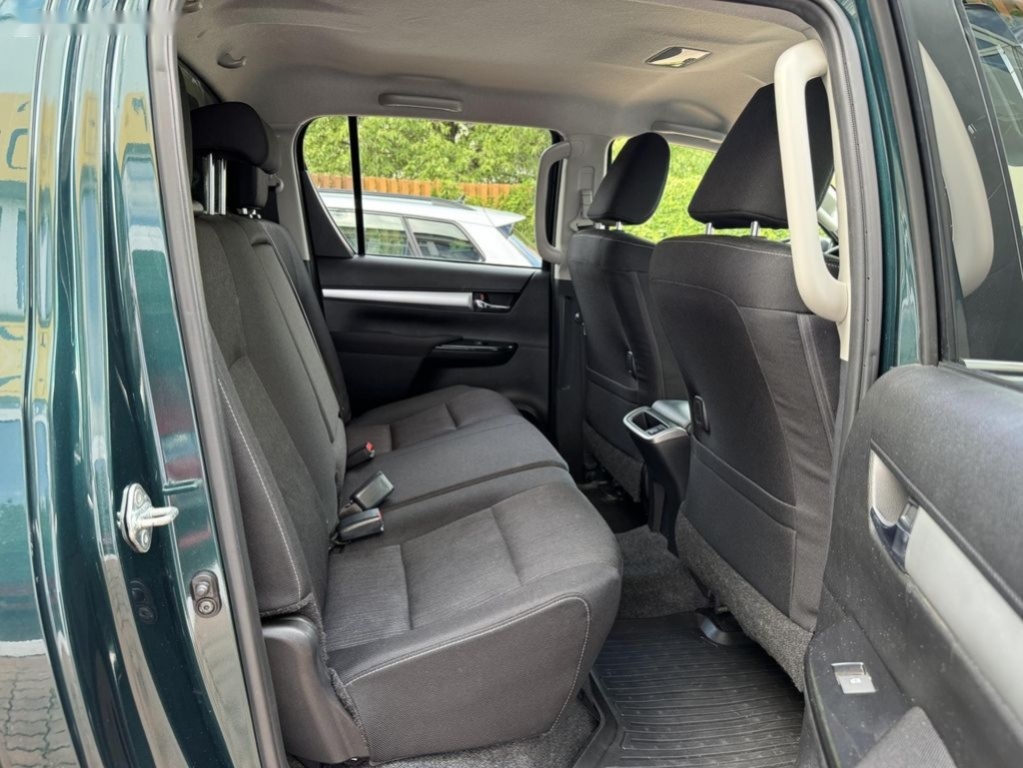 Toyota Hilux,2.8 automat Executive - 12
