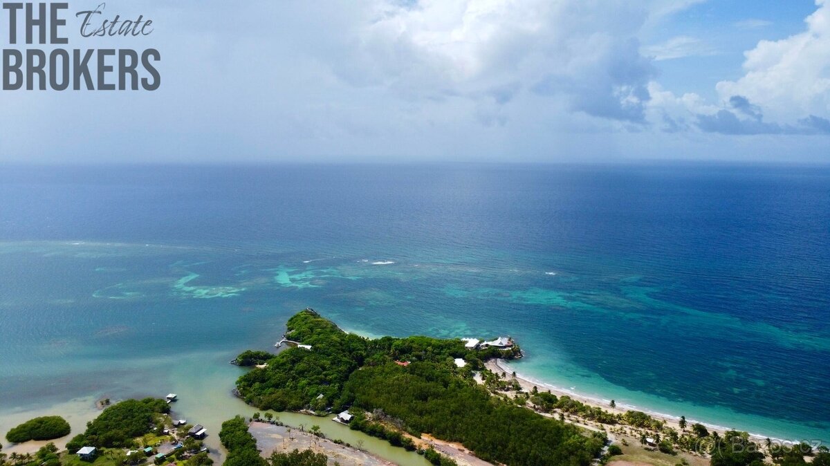 2BD&2BT Wooden Bungalow Diamond Hill Resort, Roatan - 12